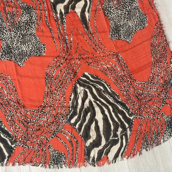Orange print Cache Scarf 🧣 - Picture 3 of 7